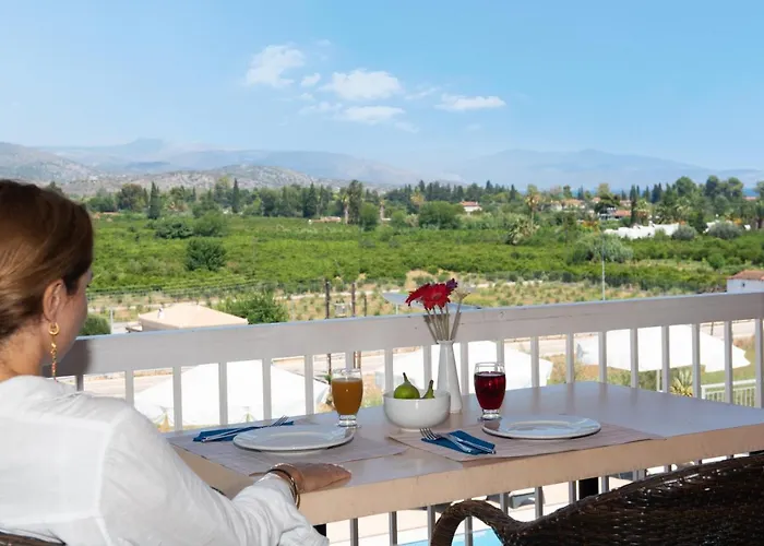 莉莉别墅酒店 托隆