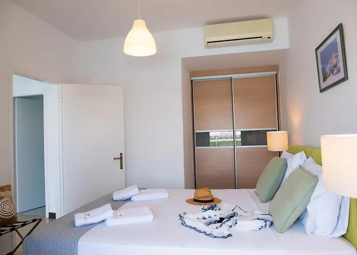 莉莉别墅酒店 * 托隆